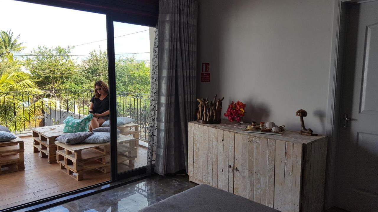Aux Plaisirs De La Vie Chambre Chez L Habitant Flic-en-Flacq Dış mekan fotoğraf